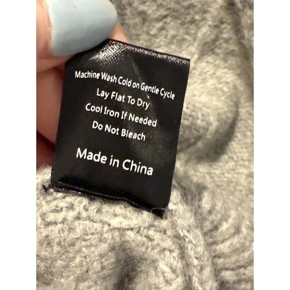 POL Womens Size S Heather Grey Cable Knit Pom Pom Ribbed Sweater EUC - Picture 5 of 6